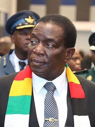 Emmerson Mnangagwa height profile photo