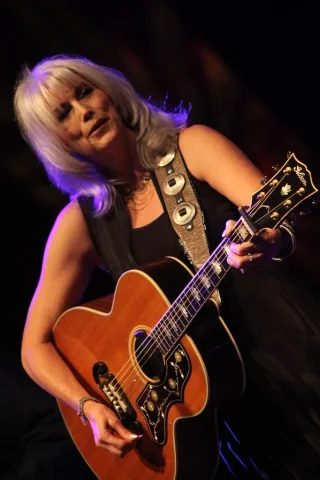 Emmylou Harris height profile photo