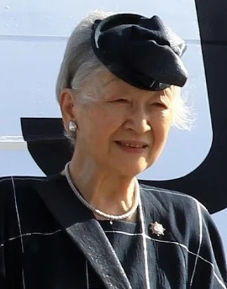 Empress Michiko height profile photo