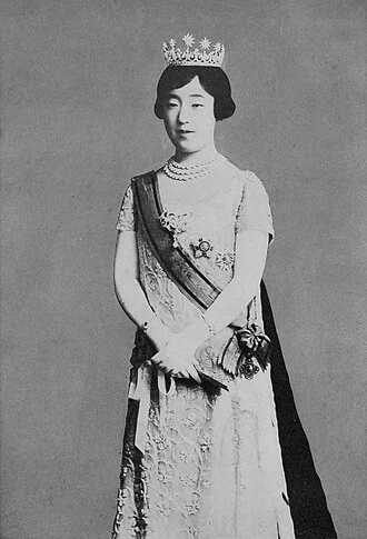 Empress Nagako height profile photo