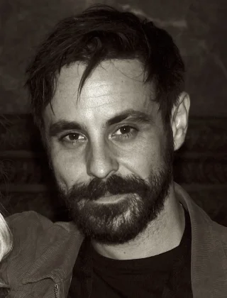 Emun Elliott height profile photo