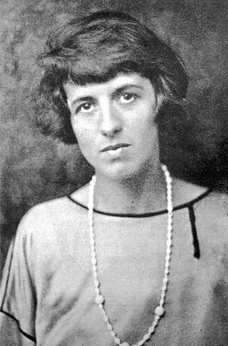 Enid Blyton height profile photo