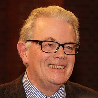 Enoch zu Guttenberg height profile photo