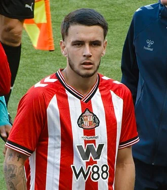 Enzo Le Fée height profile photo