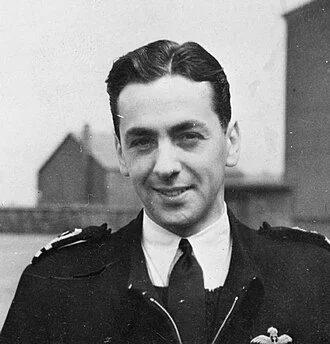 Eric Brown (pilot) height profile photo