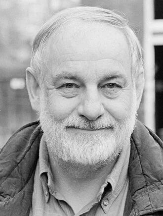 Eric Carle height profile photo