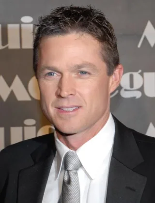 Eric Close height profile photo