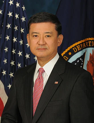 Eric Shinseki height profile photo