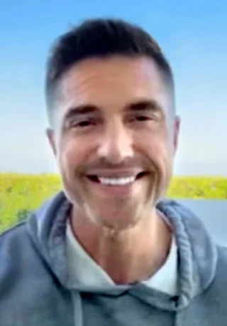 Eric Winter height profile photo