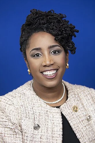 Erica Lee Carter height profile photo