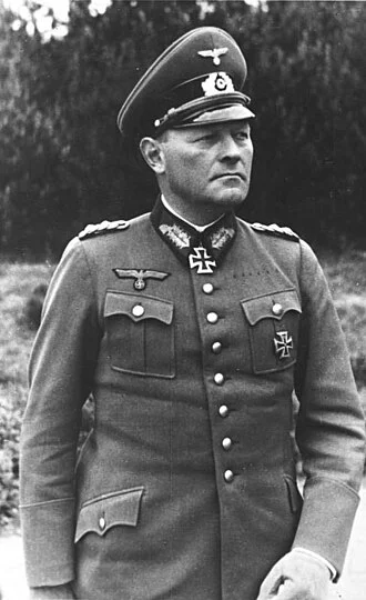 Erich Hoepner height profile photo