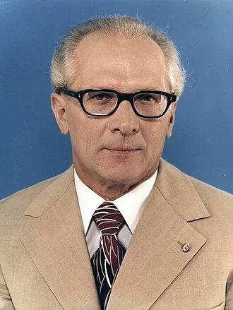 Erich Honecker height profile photo