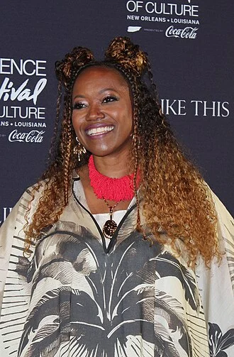 Erika Alexander height profile photo