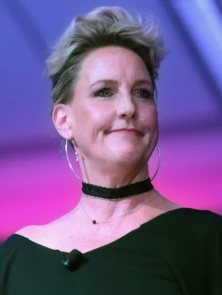 Erin Brockovich height profile photo