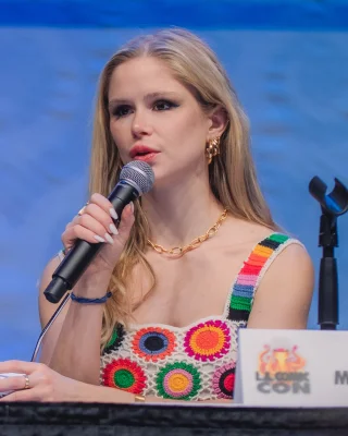 Erin Moriarty (actress) height profile photo