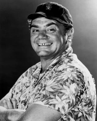 Ernest Borgnine height profile photo