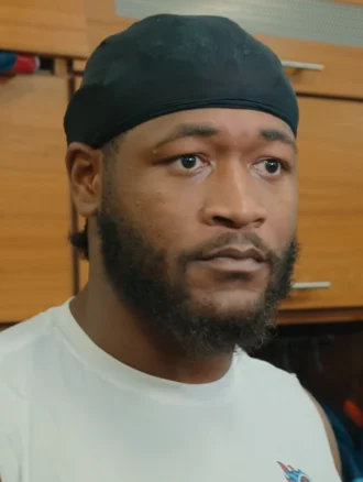 Ernest Jones (linebacker) height profile photo