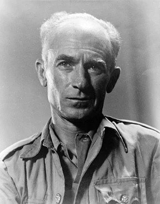 Ernie Pyle height profile photo