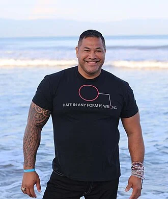 Esera Tuaolo height profile photo