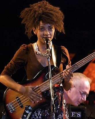 Esperanza Spalding height profile photo