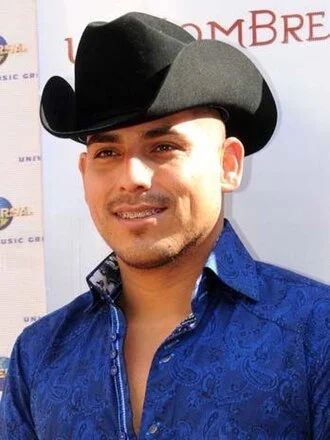 Espinoza Paz height profile photo