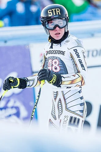 Ester Ledecká height profile photo