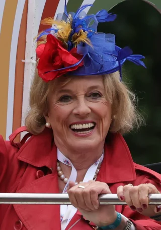 Esther Rantzen height profile photo