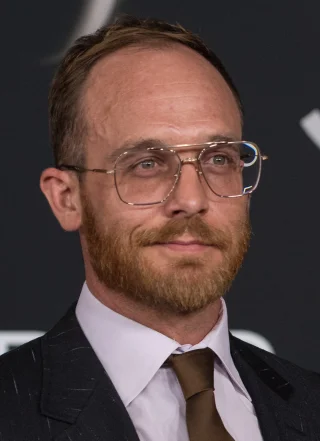 Ethan Embry height profile photo