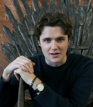 Eugene Simon height profile photo