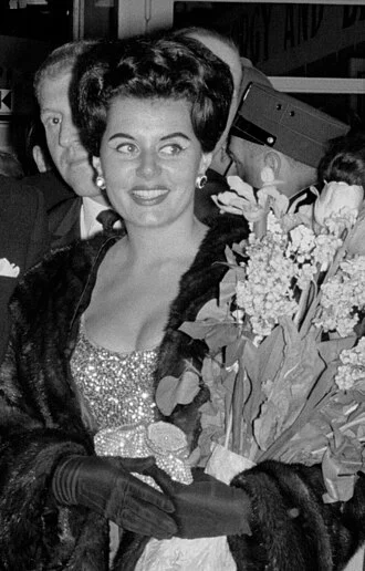 Eunice Gayson height profile photo
