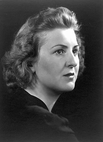 Eva Braun height profile photo