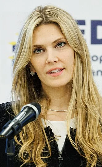 Eva Kaili height profile photo