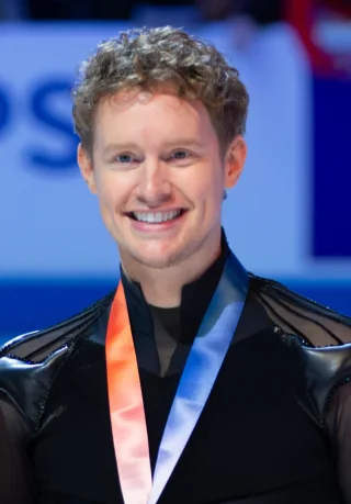 Evan Bates height profile photo