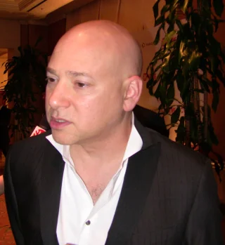 Evan Handler height profile photo