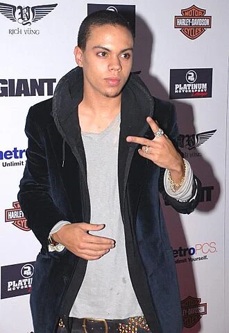 Evan Ross height profile photo