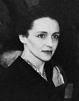 Ève Curie height profile photo