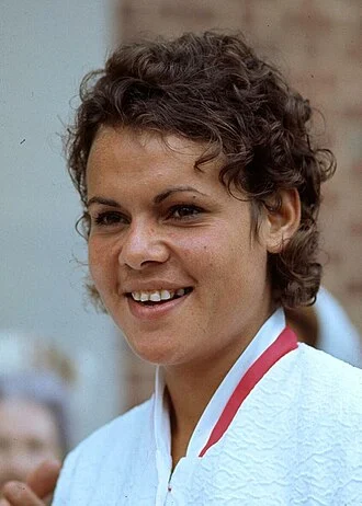 Evonne Goolagong Cawley height profile photo
