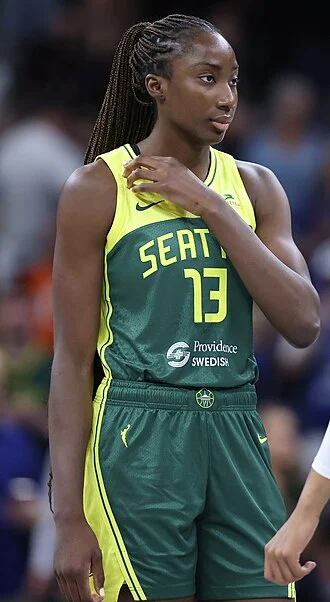 Ezi Magbegor height profile photo