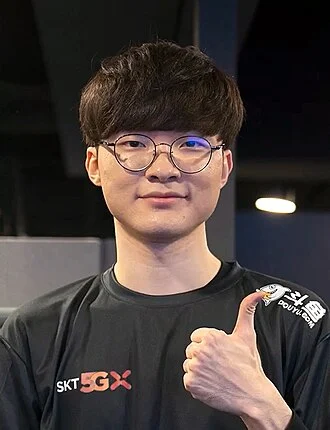 Faker (gamer) height profile photo