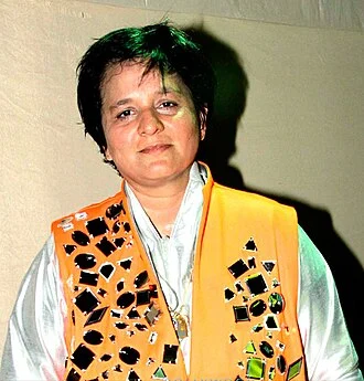 Falguni Pathak height profile photo