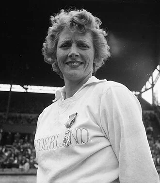 Fanny Blankers-Koen height profile photo