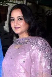 Farah (actress) height profile photo