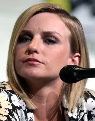 Faye Marsay height profile photo