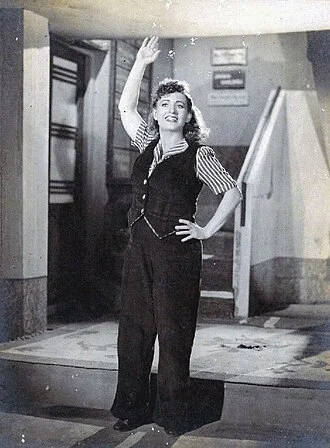 Fearless Nadia height profile photo