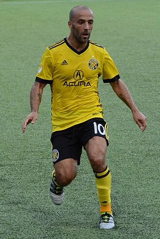 Federico Higuaín height profile photo