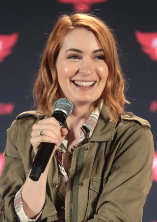 Felicia Day height profile photo