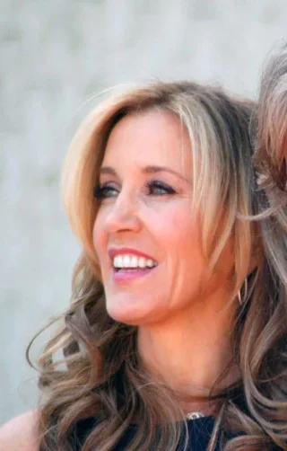 Felicity Huffman height profile photo