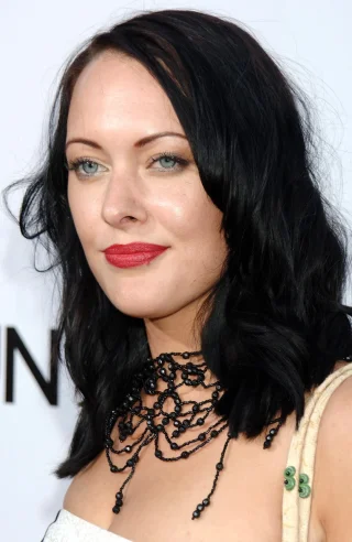 Felicity Mason height profile photo