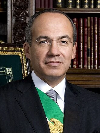 Felipe Calderón height profile photo