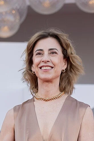 Fernanda Torres height profile photo